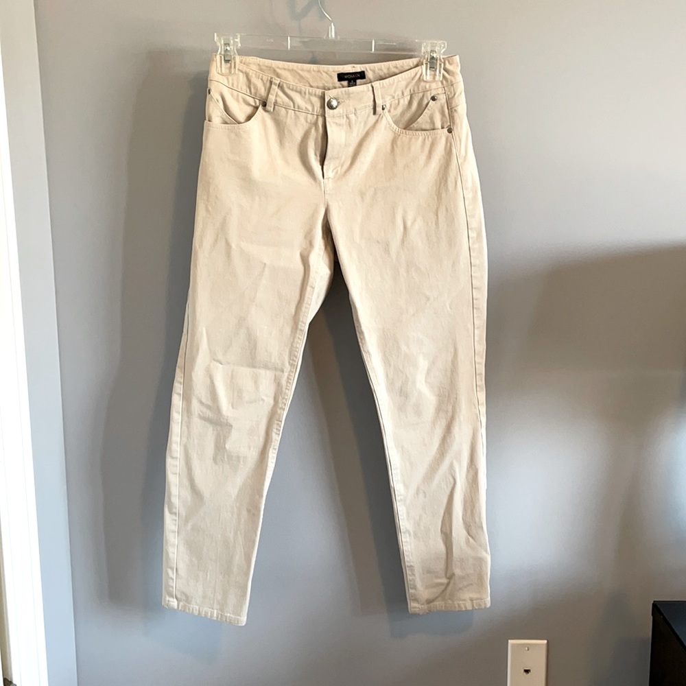 Women’s size 6 khaki pants.